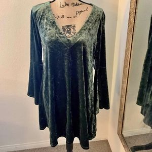 Flared sleeve velvet dress